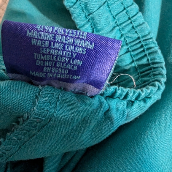 The Scrub Co & Cocoom Scrubs Top Carol's Scrubs Pants - Picture 9 of 12